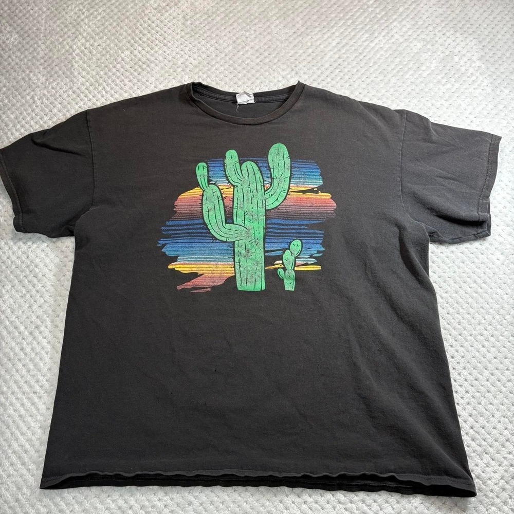 Distressed Black Cactus tee size xl mens Pre Owned